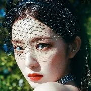 คริสตัล(แวมไพร์+เพื่อนนางเอก)