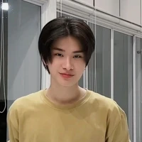 คิม(นายเอก)​