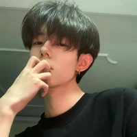 บาส(เพื่อนในห้อง💬)