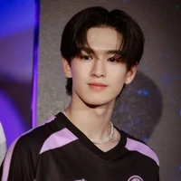 ถิงถิง(พี่กลาง)