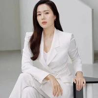 พลอย(เเม่นางเอก)