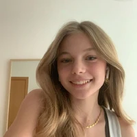 Mia Davis