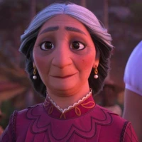 Alma Madrigal (Abuela)