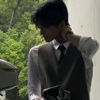 บาส ( รุ่นพี่คนสนิท นอ. )