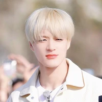 CHEN JENO(SAHABAT TAEHYUNG)