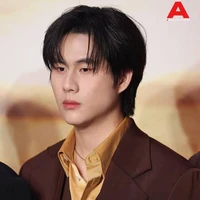 คิว<เพื่อนนายเอก>