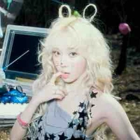 Kim Winter ( Tae’s sister 