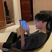 ภพรัก เพื่อนนอ