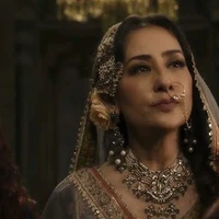 queen1 Razia