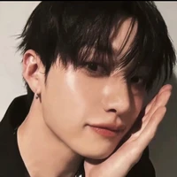 Bangchan - Papá de Hyunjin - Alfa