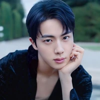 Kim Seokjin (mom)