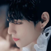 kim Taehyung/ omega /ML