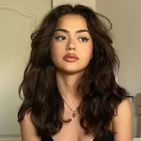 Olivia McKenzie (Older sister of MC)