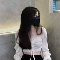 พลอย แม่นอ.