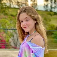 Mariana (Irmã da Manu)