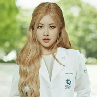 Rose, Dokter Residen Obgyn