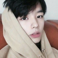 บลอนด์(นายเอก)