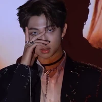 namjoon * alfa dominante *