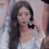 JENNIE