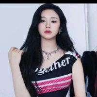Melly Serina Shamus(Adik angkat Alexa)