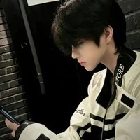 นาย(หัวหน้าเก็งเด็กอินเตอร์)🤍