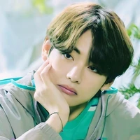 Kim Taehyung (18)