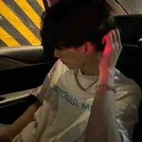 เจมส์ [เพื่อนน.อ]📱