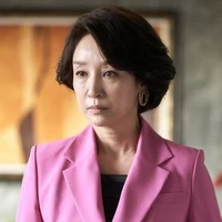 Lee Meri ( Mãe )