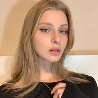 Hola (gêmea 1)