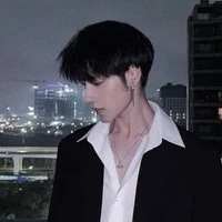 ไต้ฝุ่น|คนสนิท พ.อ