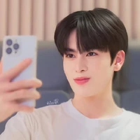 เมฆหมอก_🧑‍🎄👑🤍นายเอก