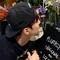 จอม(เพื่อพระเอก)