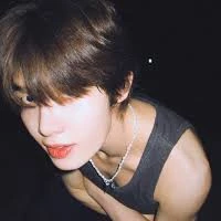 เพชร(เพื่อนม่อน)