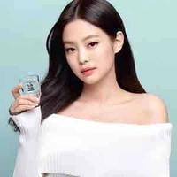 Jennie Kim (Jennifer)
