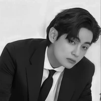 kim taehyung (Enigma)