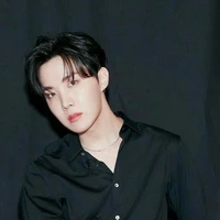 Hoseok (tae freind / secratary)