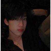 ลอย(มือขวา+เพื่อน)