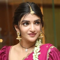 ESHA RATHORE(ML YOUNGER SISTER)