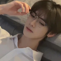 ไทเกอร์ พ.อตอนใส่แว่น